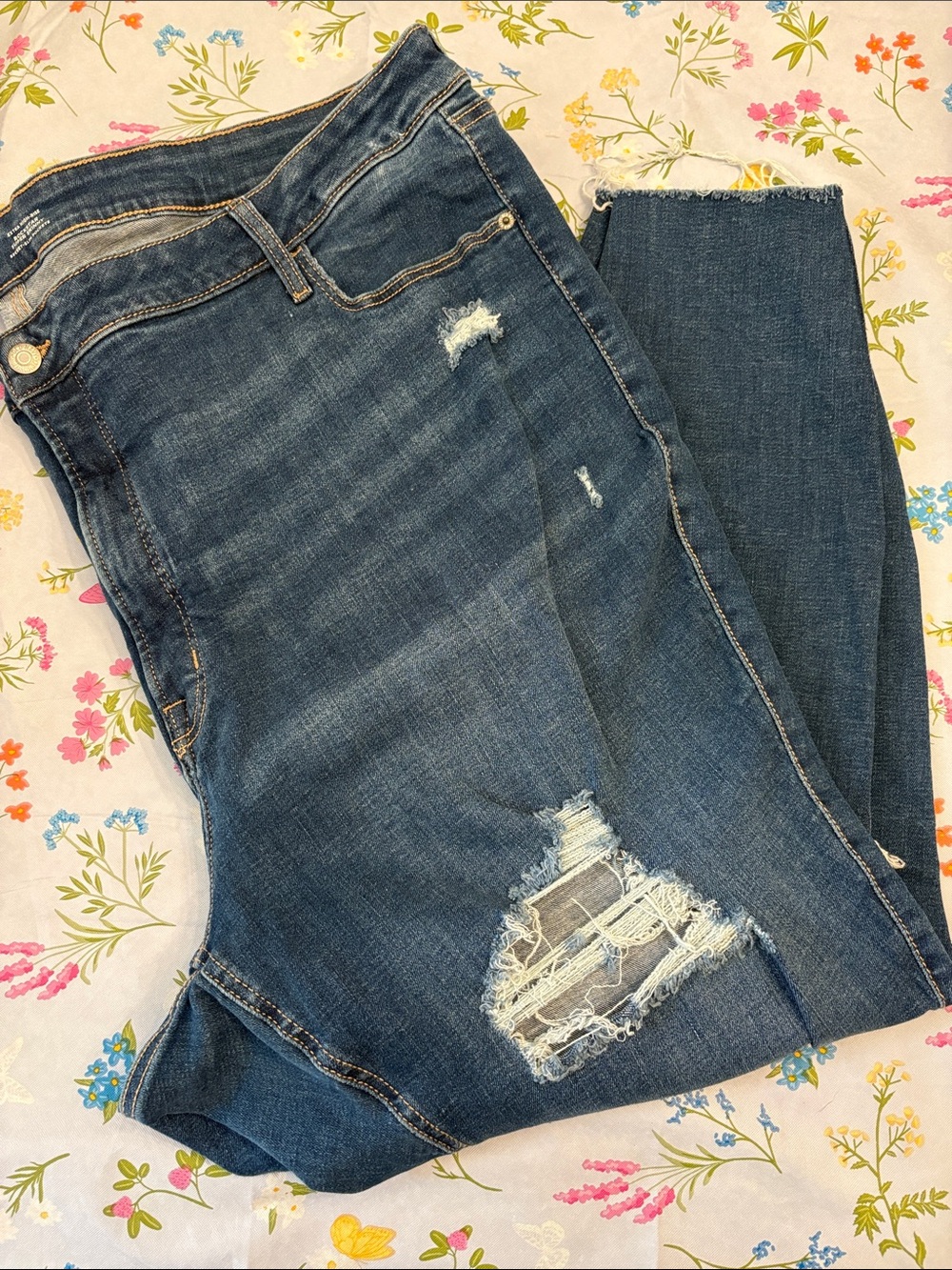 Old Navy Extra High Rise Rockstar Super Skinny Distressed Blue Jeans Size 26